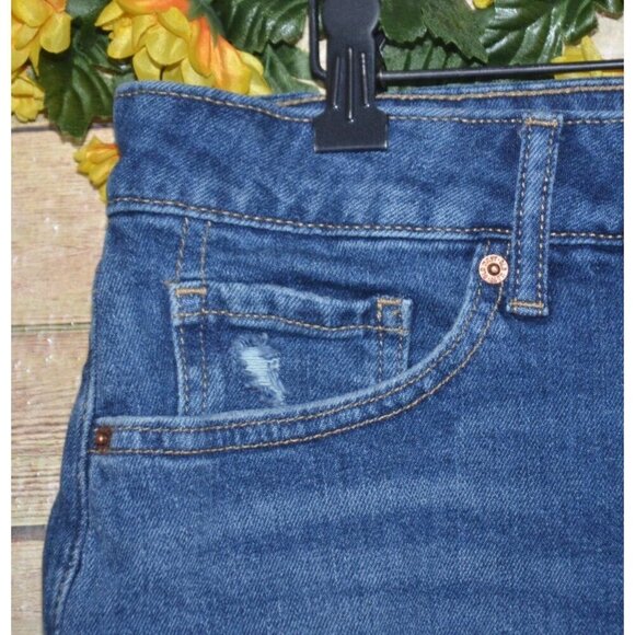 Old Navy Ladies Denim Cut Off Raw Hem Shorts Size 14 American Flag Embroidered - Picture 2 of 9